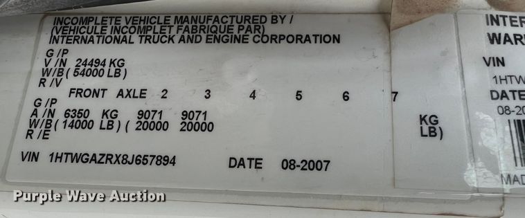 image for item JU9653 2008 International 7400  digger derrick truck