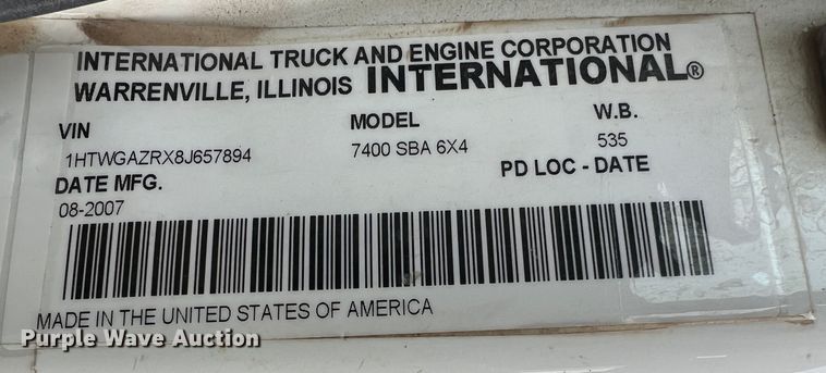 image for item JU9653 2008 International 7400  digger derrick truck