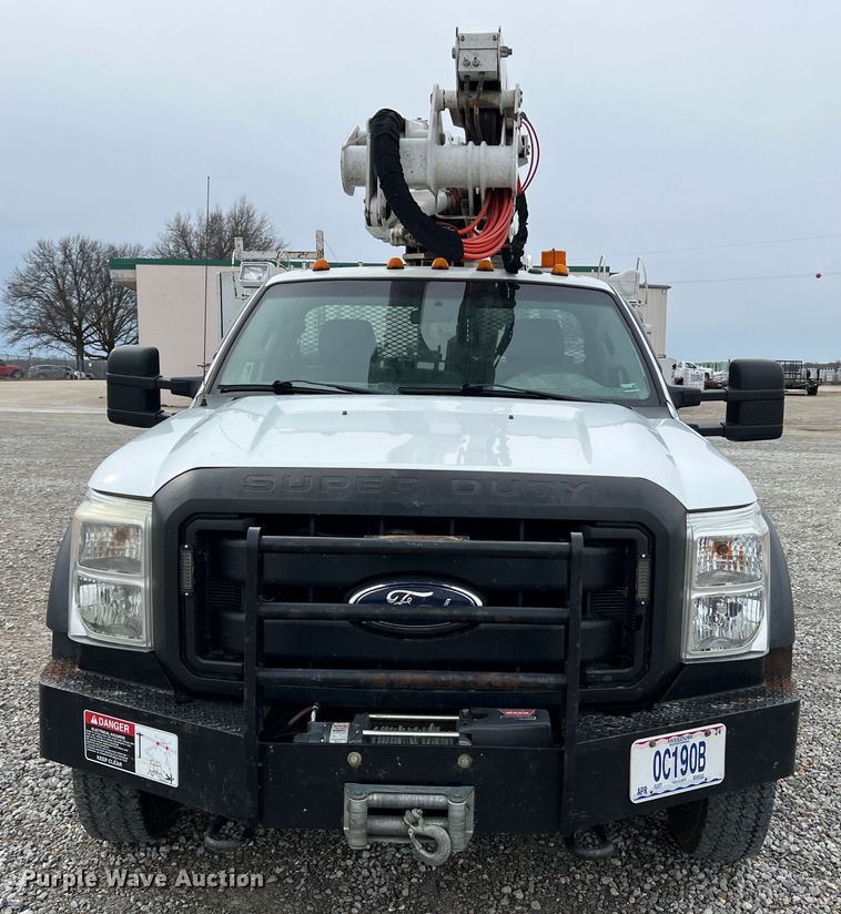image for item JU9654 2011 Ford F550 Super Duty  bucket truck