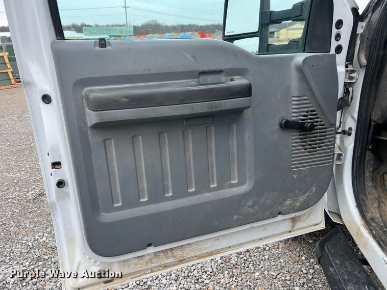 image for item JU9654 2011 Ford F550 Super Duty  bucket truck