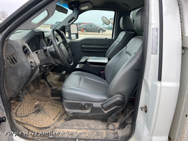 image for item JU9654 2011 Ford F550 Super Duty  bucket truck