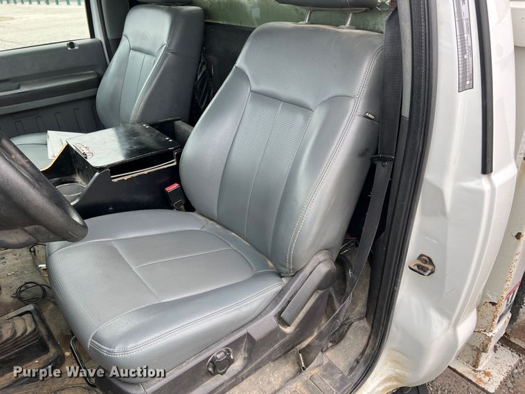 image for item JU9654 2011 Ford F550 Super Duty  bucket truck