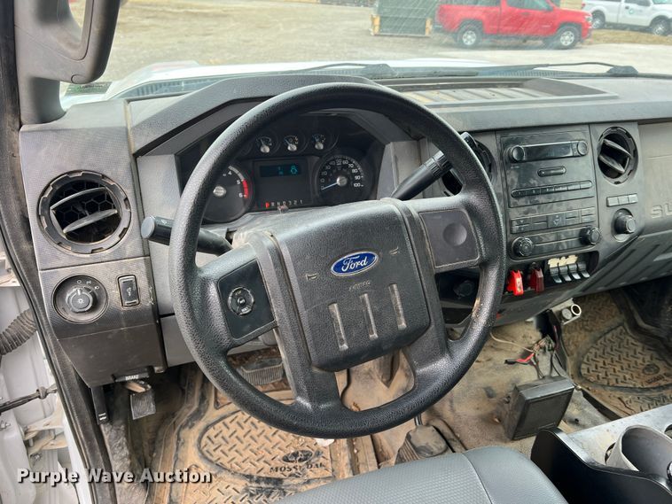 image for item JU9654 2011 Ford F550 Super Duty  bucket truck