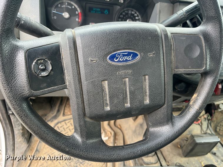 image for item JU9654 2011 Ford F550 Super Duty  bucket truck