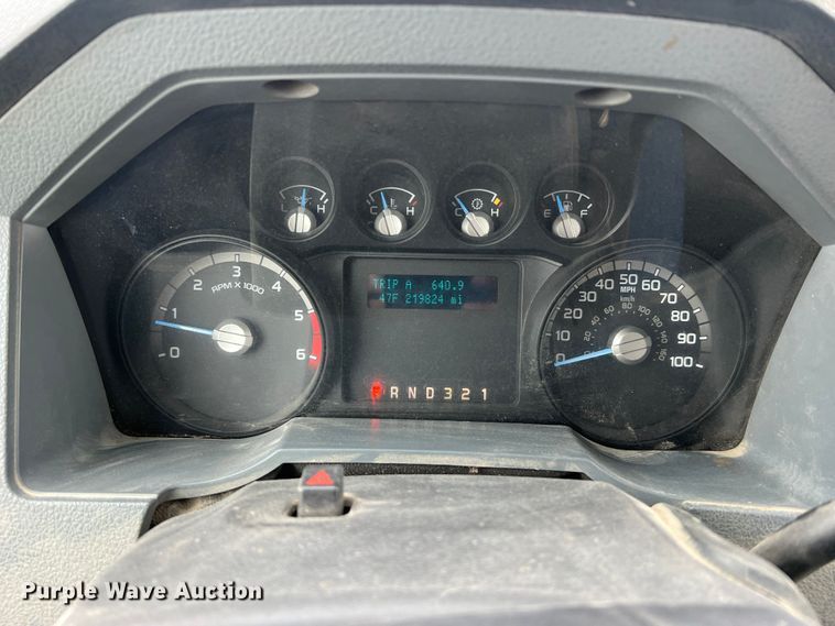 image for item JU9654 2011 Ford F550 Super Duty  bucket truck