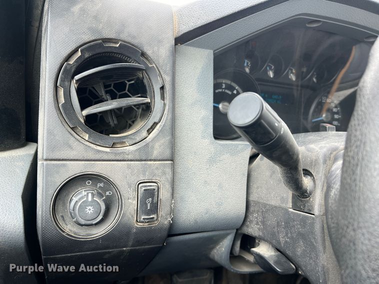 image for item JU9654 2011 Ford F550 Super Duty  bucket truck