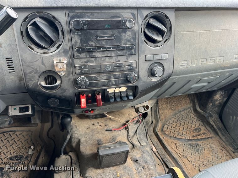 image for item JU9654 2011 Ford F550 Super Duty  bucket truck