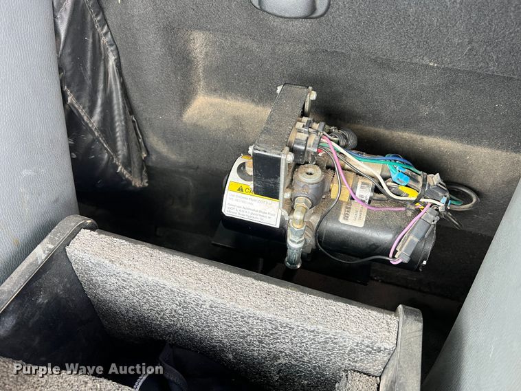 image for item JU9654 2011 Ford F550 Super Duty  bucket truck