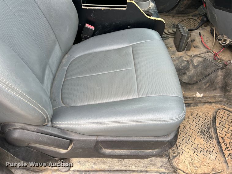 image for item JU9654 2011 Ford F550 Super Duty  bucket truck