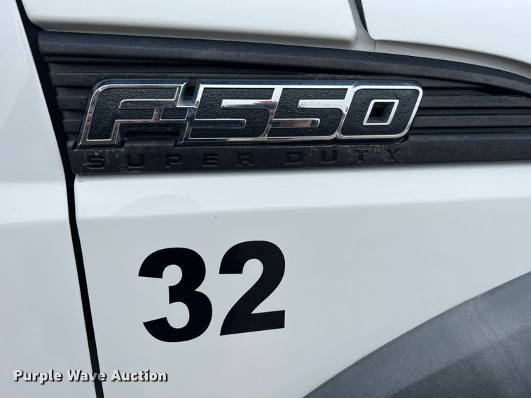 image for item JU9654 2011 Ford F550 Super Duty  bucket truck