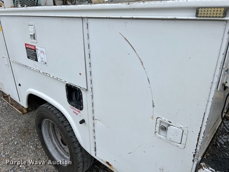 image for item JU9654 2011 Ford F550 Super Duty  bucket truck