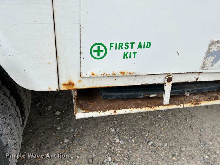 image for item JU9654 2011 Ford F550 Super Duty  bucket truck