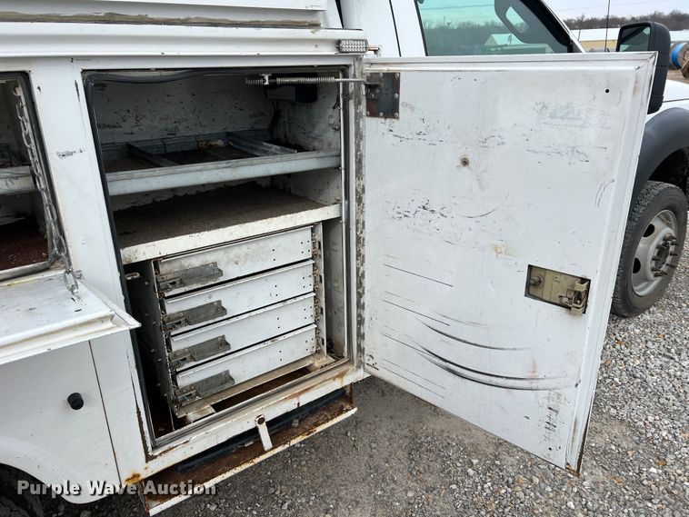 image for item JU9654 2011 Ford F550 Super Duty  bucket truck