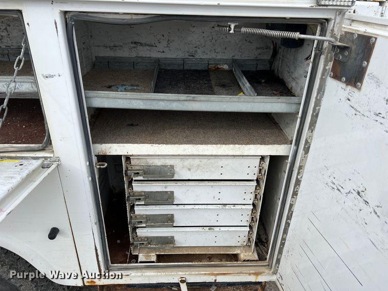 image for item JU9654 2011 Ford F550 Super Duty  bucket truck