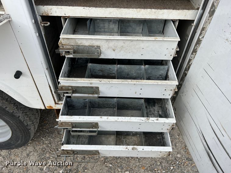 image for item JU9654 2011 Ford F550 Super Duty  bucket truck