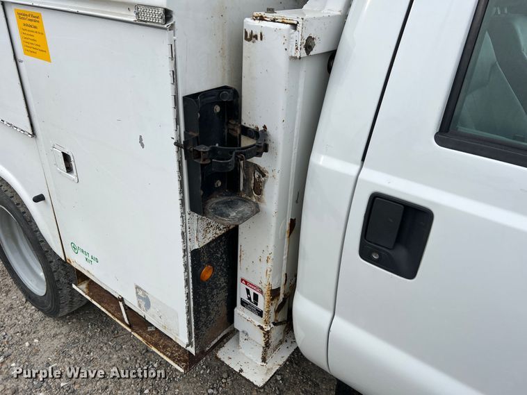 image for item JU9654 2011 Ford F550 Super Duty  bucket truck