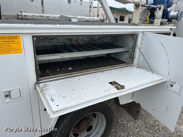 image for item JU9654 2011 Ford F550 Super Duty  bucket truck