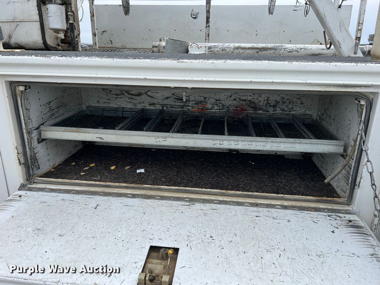 image for item JU9654 2011 Ford F550 Super Duty  bucket truck