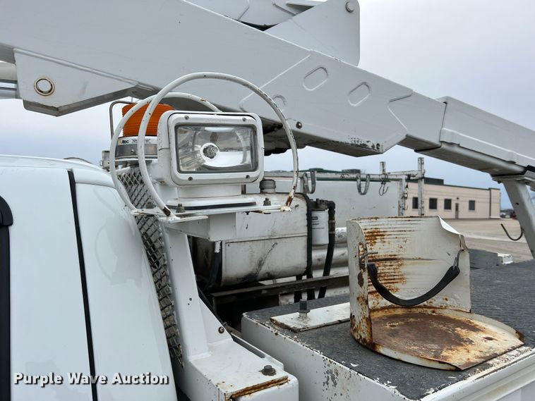 image for item JU9654 2011 Ford F550 Super Duty  bucket truck