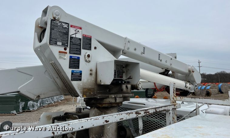 image for item JU9654 2011 Ford F550 Super Duty  bucket truck