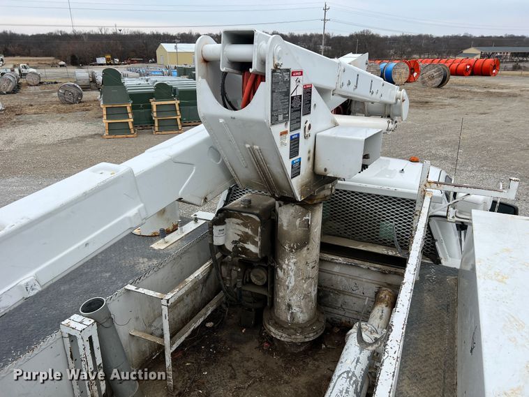 image for item JU9654 2011 Ford F550 Super Duty  bucket truck