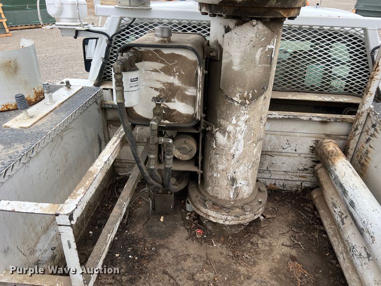 image for item JU9654 2011 Ford F550 Super Duty  bucket truck