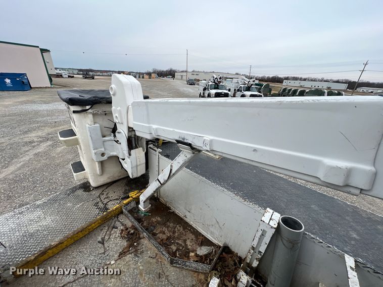 image for item JU9654 2011 Ford F550 Super Duty  bucket truck