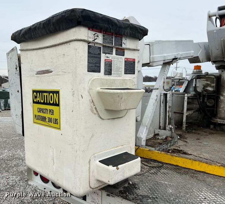 image for item JU9654 2011 Ford F550 Super Duty  bucket truck