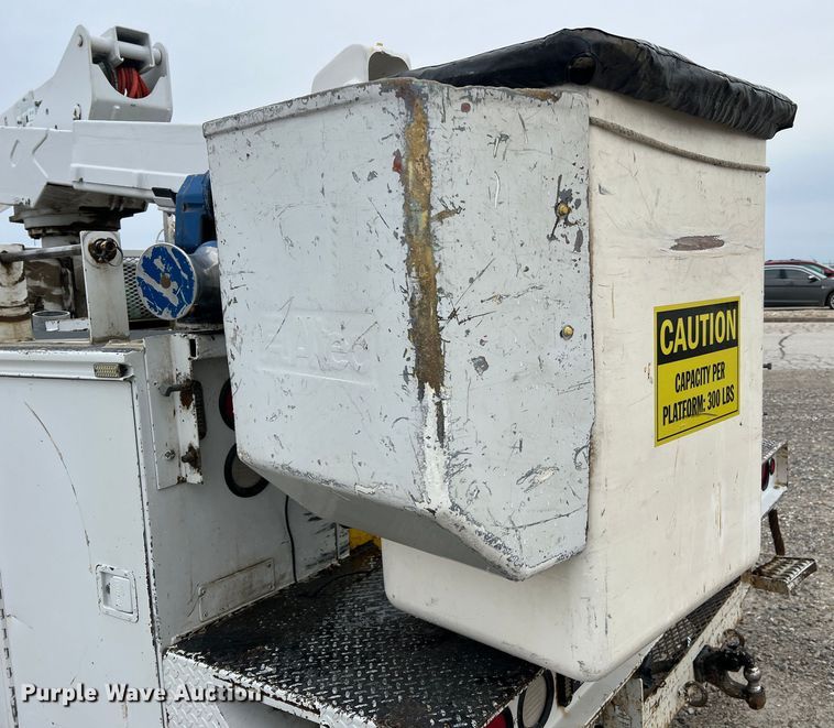 image for item JU9654 2011 Ford F550 Super Duty  bucket truck