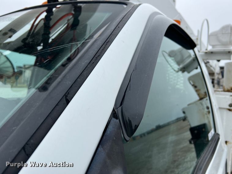 image for item JU9654 2011 Ford F550 Super Duty  bucket truck