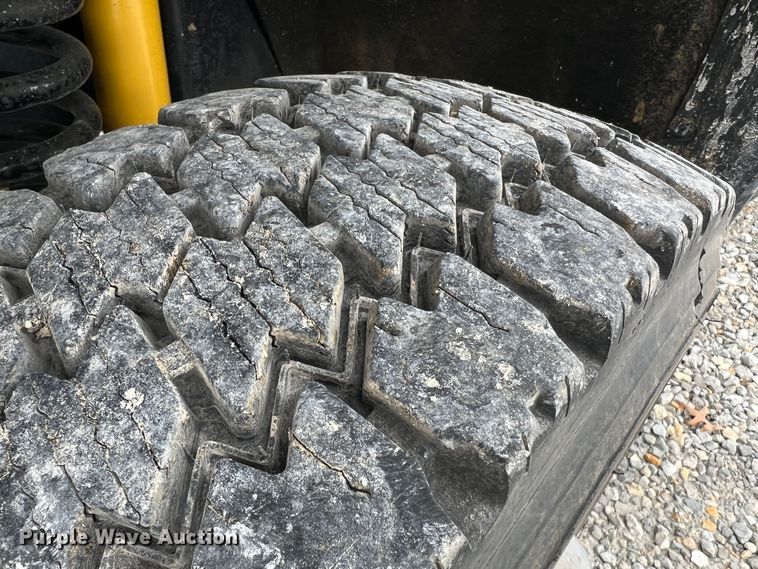 image for item JU9654 2011 Ford F550 Super Duty  bucket truck