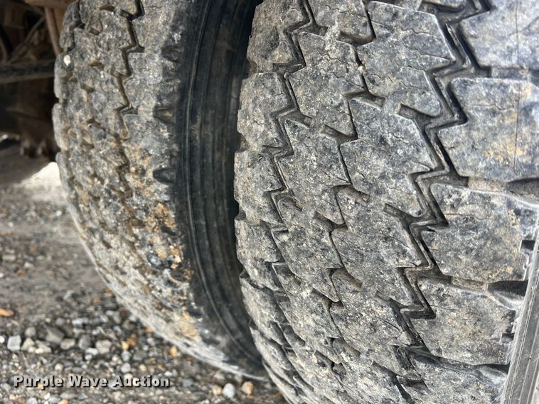 image for item JU9654 2011 Ford F550 Super Duty  bucket truck