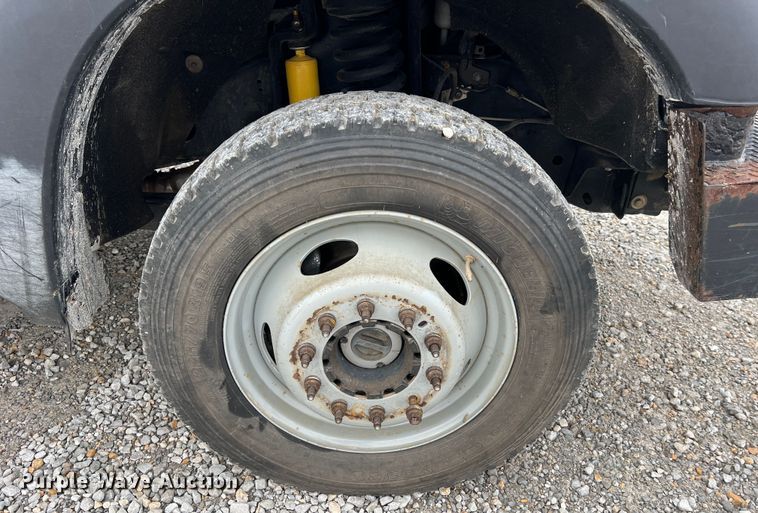 image for item JU9654 2011 Ford F550 Super Duty  bucket truck