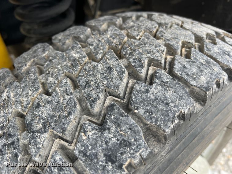 image for item JU9654 2011 Ford F550 Super Duty  bucket truck