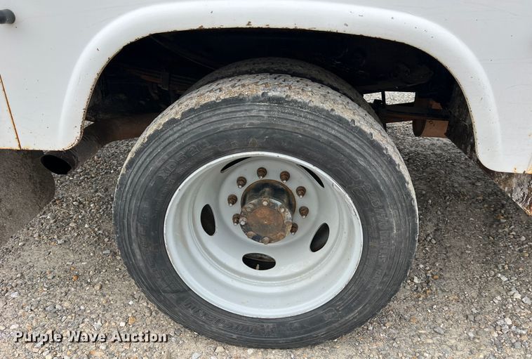 image for item JU9654 2011 Ford F550 Super Duty  bucket truck