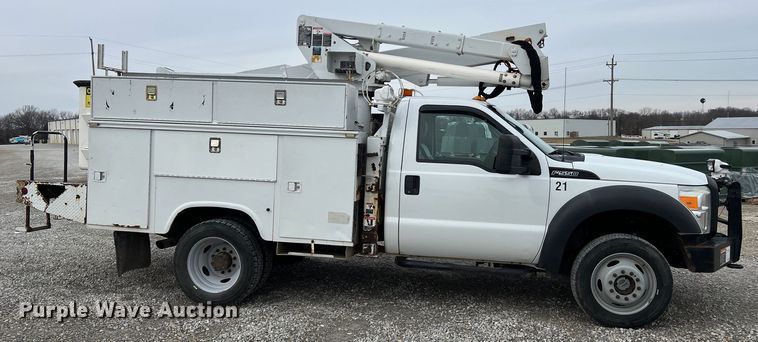 image for item JU9655 2011 Ford F550 Super Duty  bucket truck