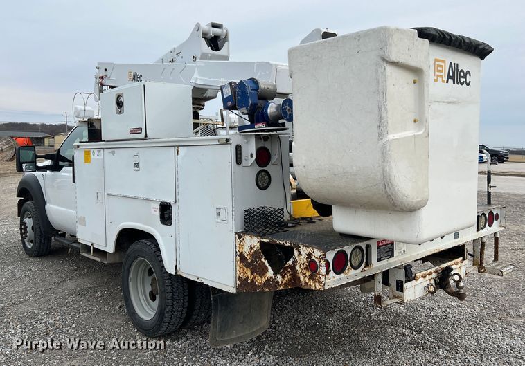 image for item JU9655 2011 Ford F550 Super Duty  bucket truck