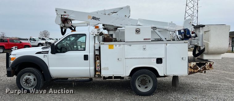image for item JU9655 2011 Ford F550 Super Duty  bucket truck