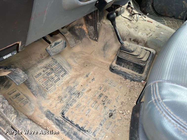 image for item JU9655 2011 Ford F550 Super Duty  bucket truck