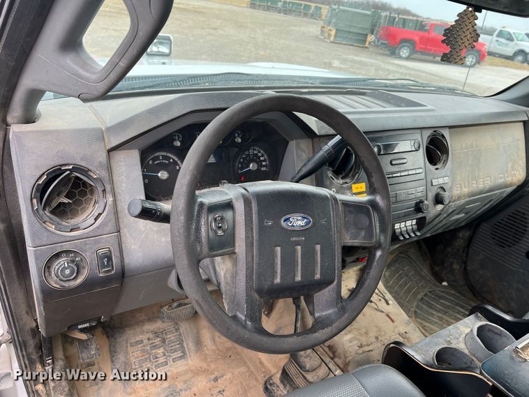 image for item JU9655 2011 Ford F550 Super Duty  bucket truck