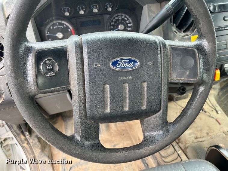 image for item JU9655 2011 Ford F550 Super Duty  bucket truck