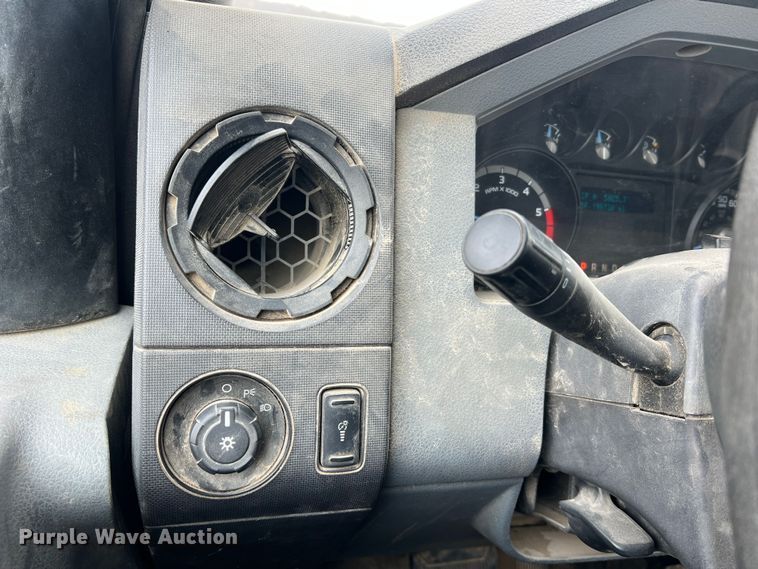 image for item JU9655 2011 Ford F550 Super Duty  bucket truck