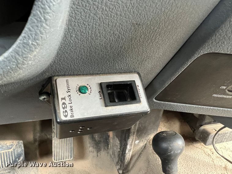 image for item JU9655 2011 Ford F550 Super Duty  bucket truck