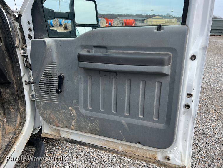 image for item JU9655 2011 Ford F550 Super Duty  bucket truck