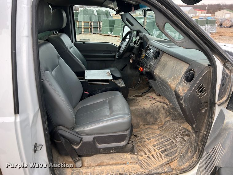 image for item JU9655 2011 Ford F550 Super Duty  bucket truck