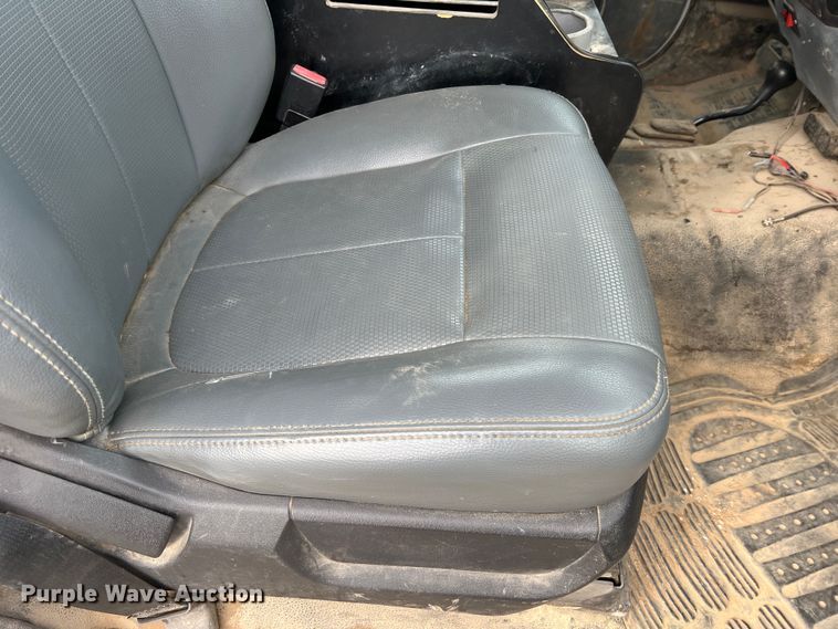 image for item JU9655 2011 Ford F550 Super Duty  bucket truck