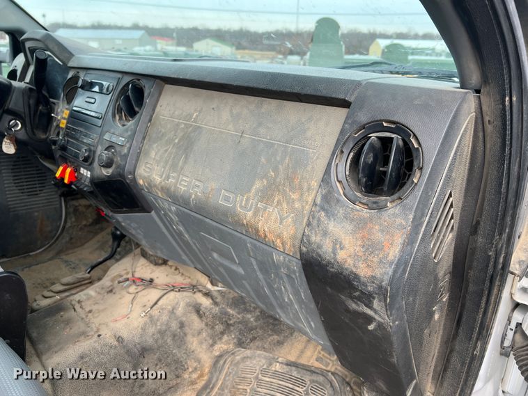 image for item JU9655 2011 Ford F550 Super Duty  bucket truck