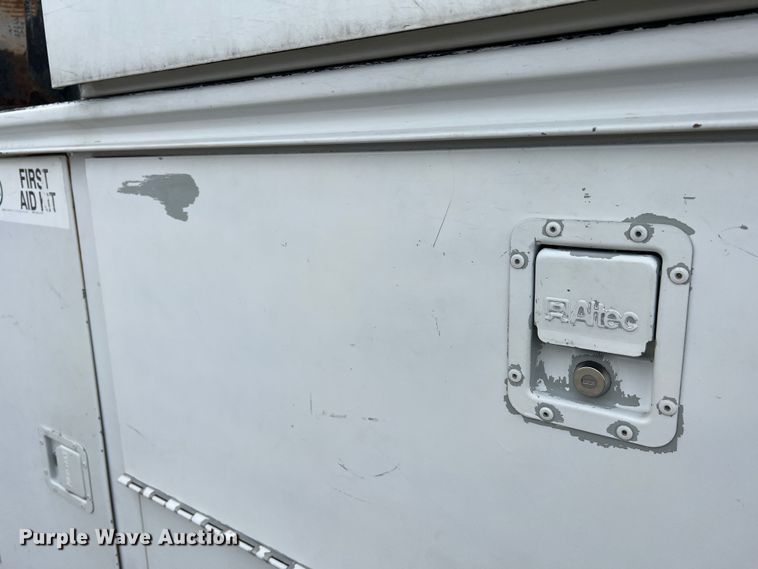 image for item JU9655 2011 Ford F550 Super Duty  bucket truck