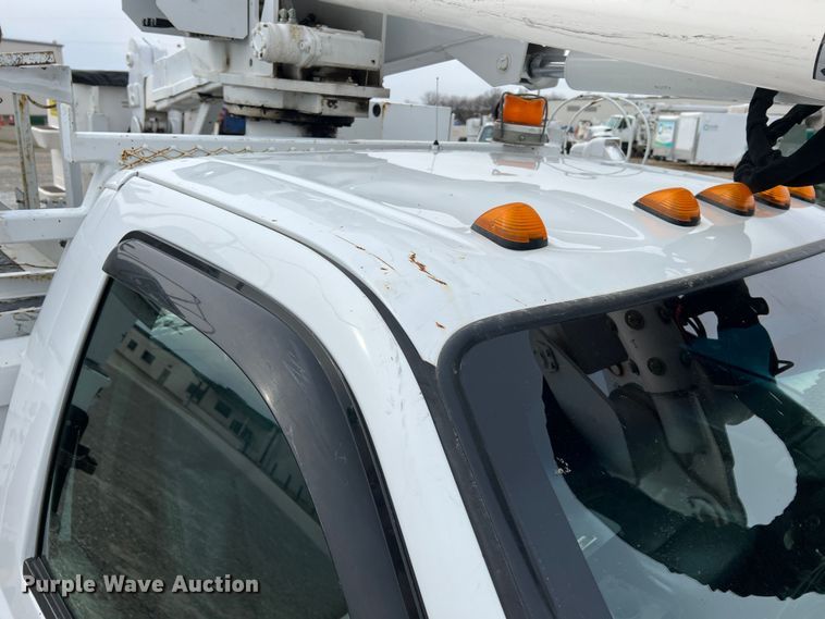 image for item JU9655 2011 Ford F550 Super Duty  bucket truck