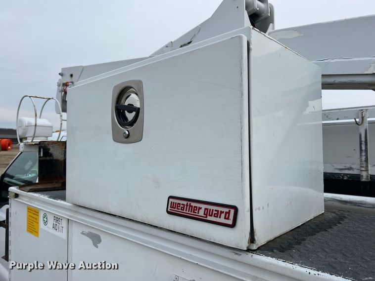 image for item JU9655 2011 Ford F550 Super Duty  bucket truck